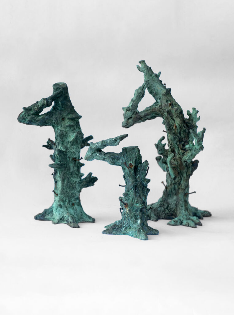 A PRZED NIMI DRZEWA SALUTUJĄ, 2024, brąz, 35 × 25 × 26 cm 